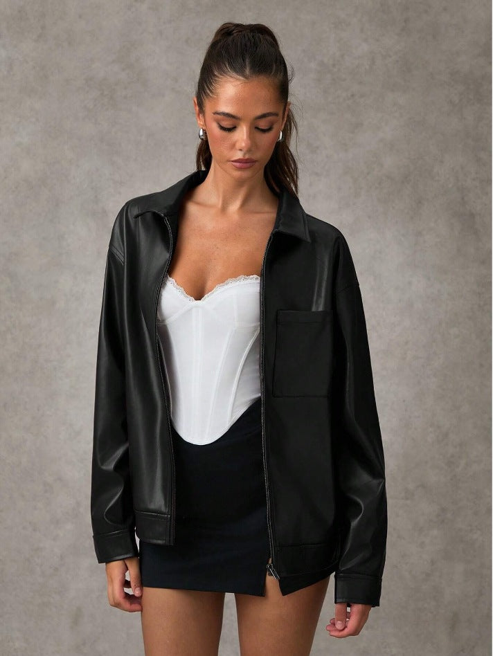 Damen konstläderjacka med oversized snitt och praktisk bröstficka Mirla-Eva Jonsson