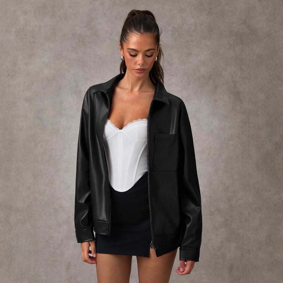 Damen konstläderjacka med oversized snitt och praktisk bröstficka Mirla-Eva Jonsson