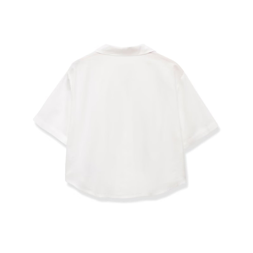 Damen kortärmad blus med elegant snitt och högkvalitativ satin yta Mirla-Eva Jonsson