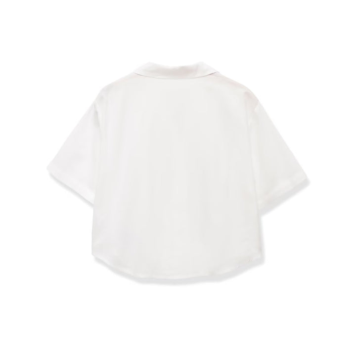 Damen kortärmad blus med elegant snitt och högkvalitativ satin yta Mirla-Eva Jonsson