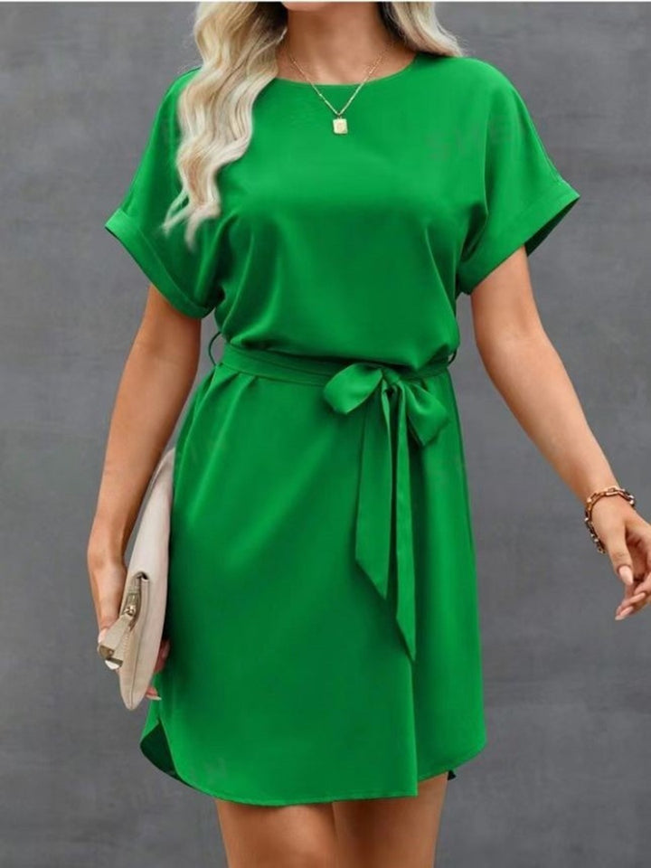 Damen kortärmad klänning med midjebälte och avslappnad skärning Mirla-Eva Jonsson