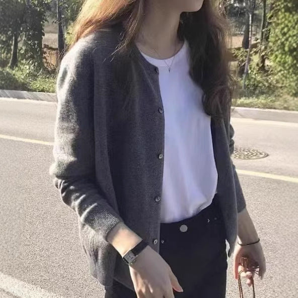 Damen kuschelige Strickjacke mit feiner Textur und Knöpfen Mirla-Eva Jonsson