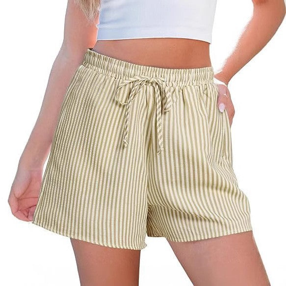 Damen lässiga shorts med elastisk midjeband och randigt mönster Mirla-Eva Jonsson