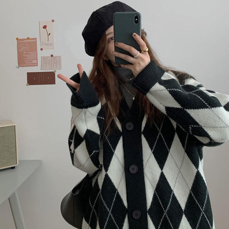 Damen lässige Strickjacke mit Rautenmuster und großen Knöpfen Mirla-Eva Jonsson