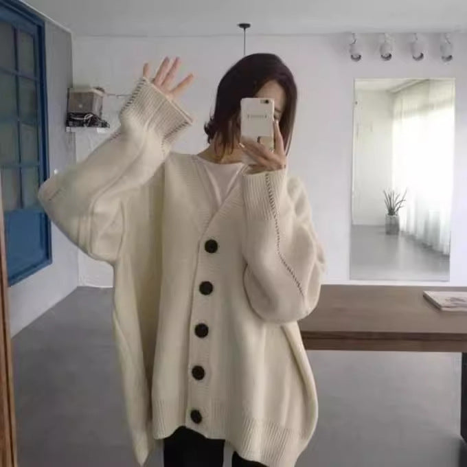 Damen lässige Strickjacke mit übergroßem Schnitt und großen Knöpfen Mirla-Eva Jonsson