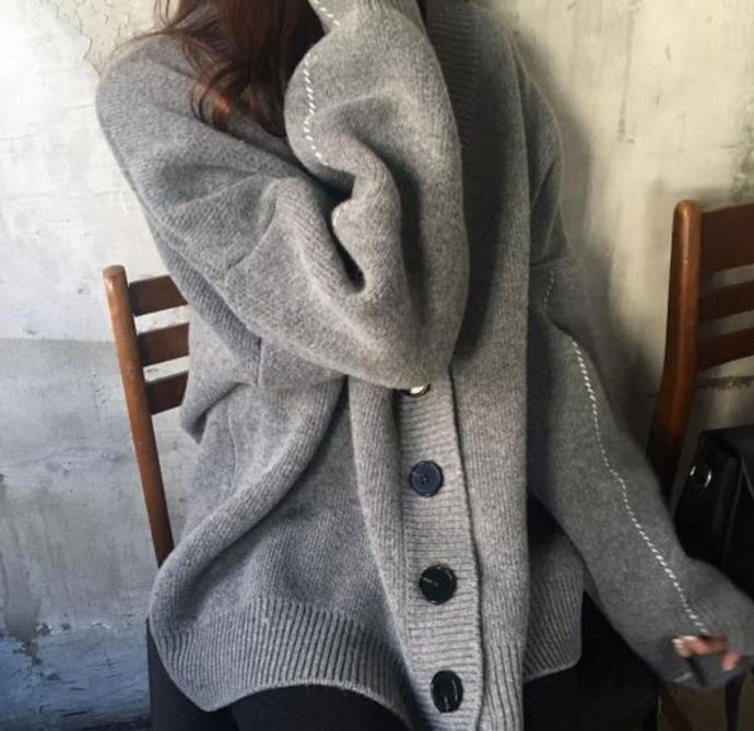 Damen lässige Strickjacke mit übergroßem Schnitt und großen Knöpfen Mirla-Eva Jonsson