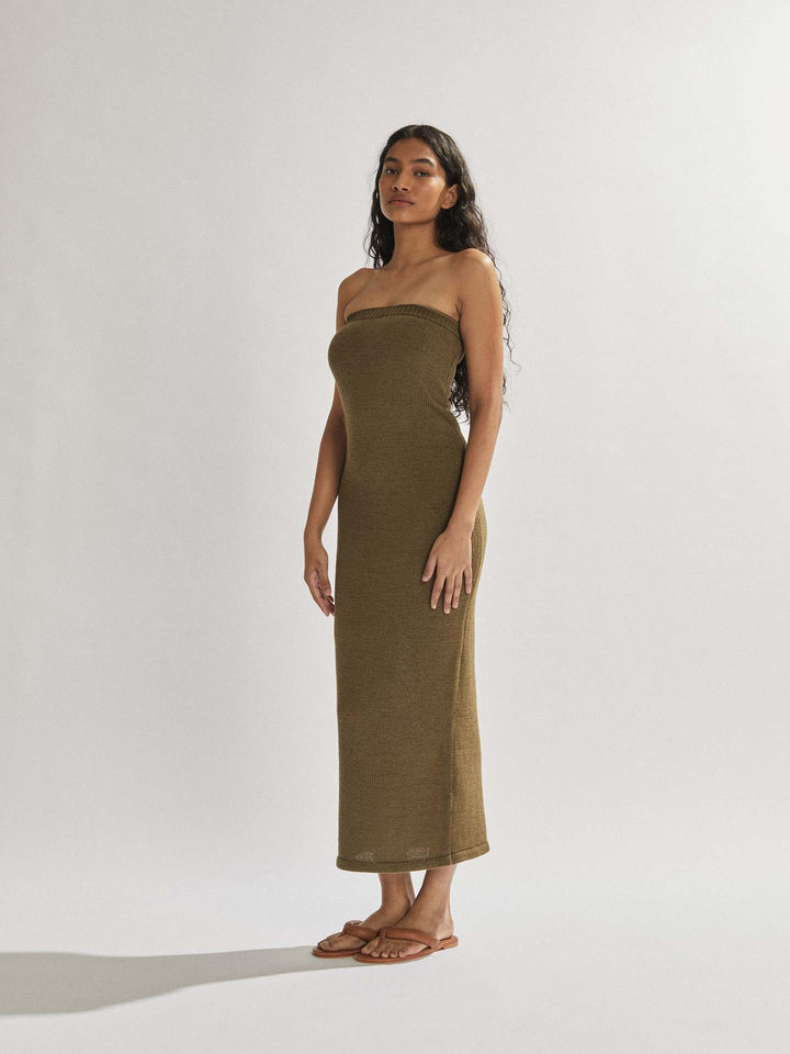 Damen luftigt maxiklänning i minimalistisk design Mirla-Eva Jonsson
