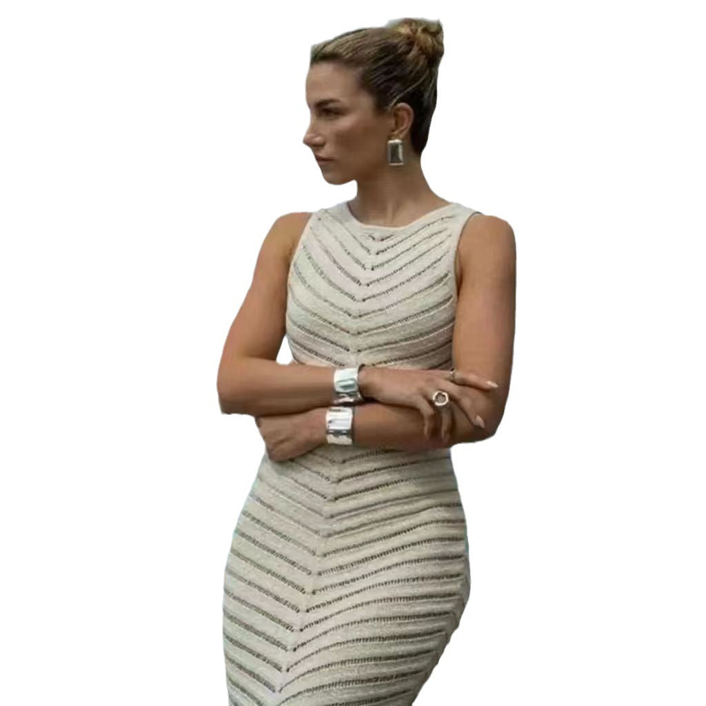 Damen maxikläder med elegant snitt och raffinerade volanger Mirla-Eva Jonsson