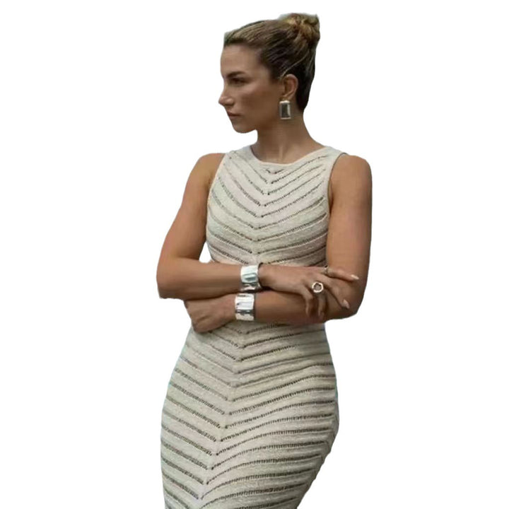 Damen maxikläder med elegant snitt och raffinerade volanger Mirla-Eva Jonsson
