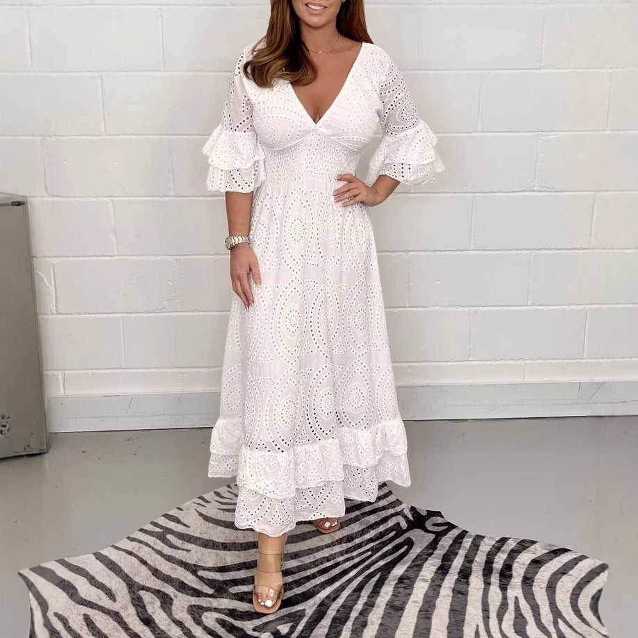 Damen maxiklänning med blommig broderi och vida ärmar Mirla-Eva Jonsson