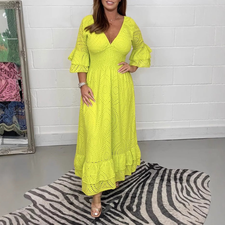 Damen maxiklänning med blommig broderi och vida ärmar Mirla-Eva Jonsson