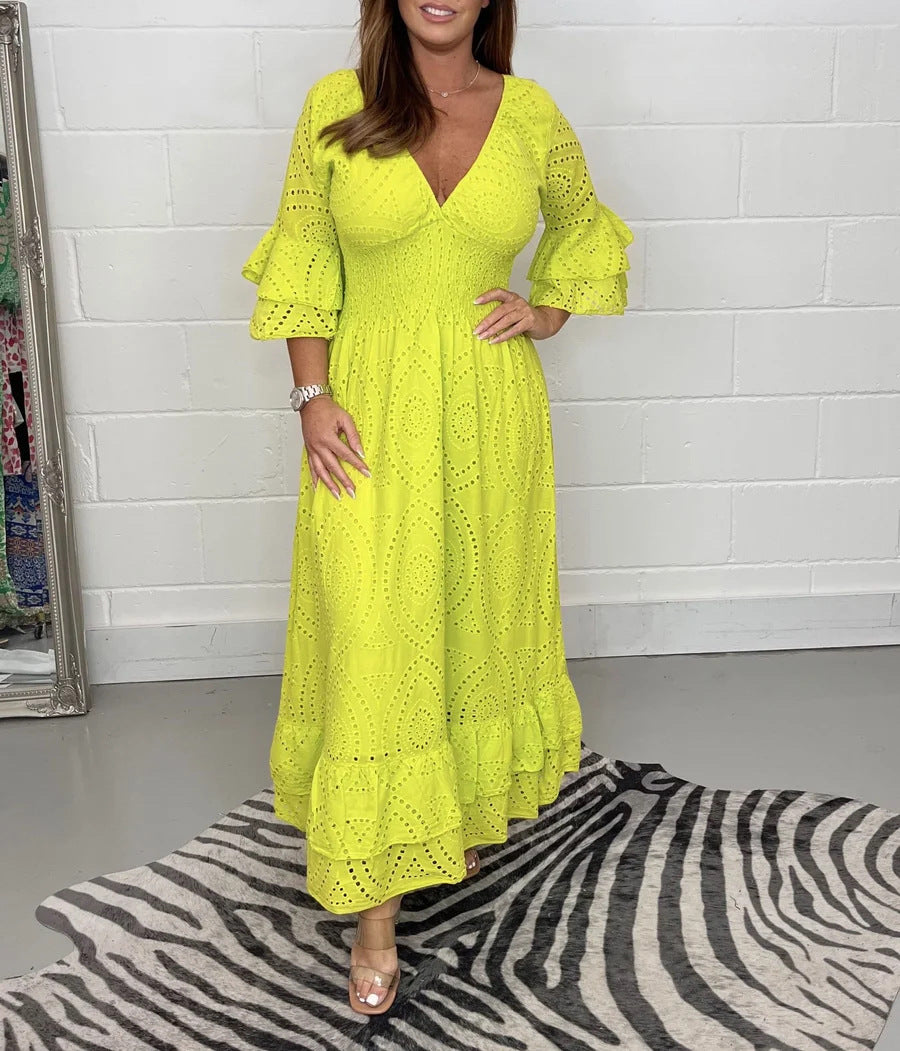 Damen maxiklänning med blommig broderi och vida ärmar Mirla-Eva Jonsson