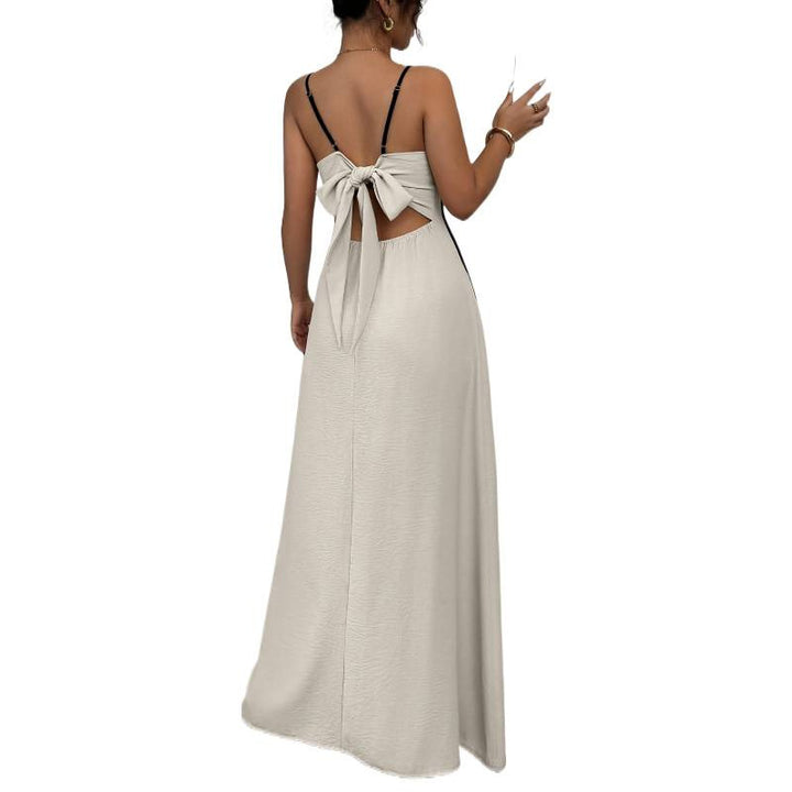 Damen maxiklänning med elegant linjedesign och smala axelband Mirla-Eva Jonsson