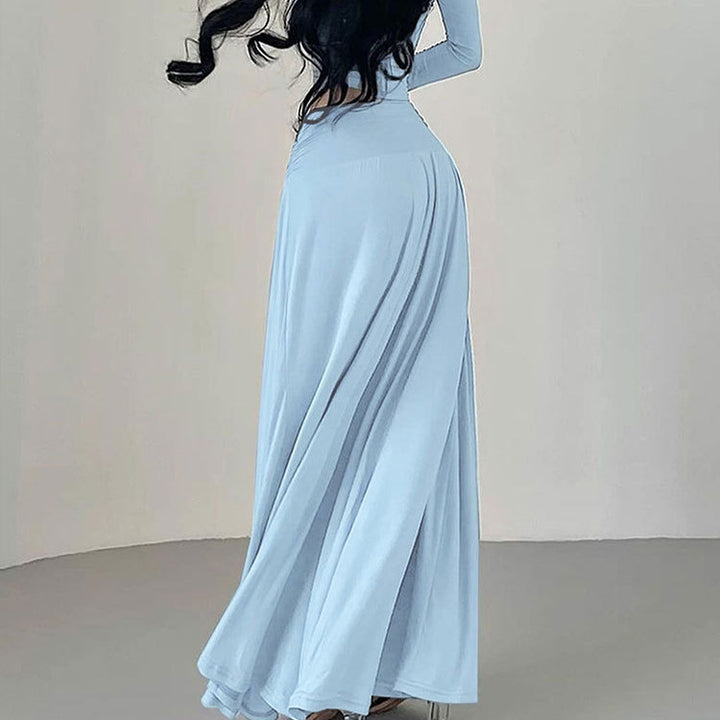 Damen maxiklänning med elegant rynkning och off-shoulder design Mirla-Eva Jonsson