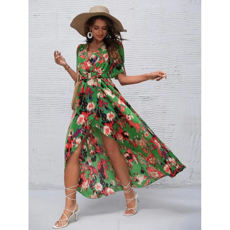 Damen maxiklänning med elegant wrap-urringning och blommigt mönster Mirla-Eva Jonsson