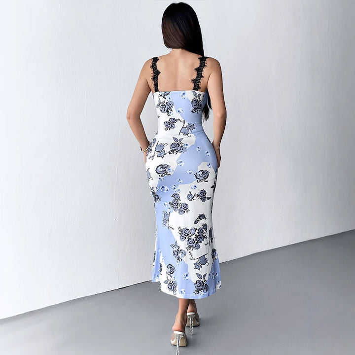 Damen maxikleid med florala motiv och eleganta spetsdetaljer Mirla-Eva Jonsson