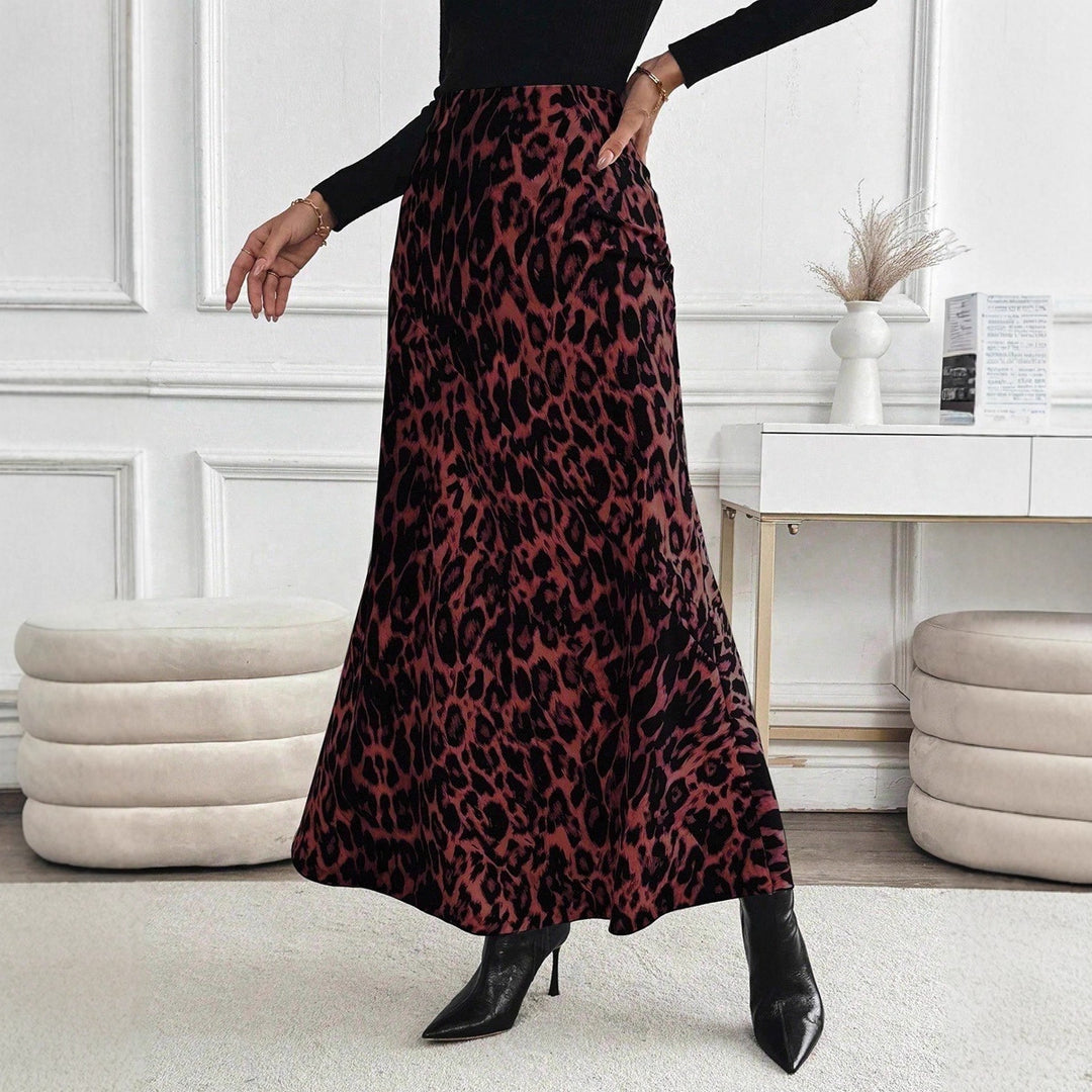 Damen maxiskirt with fashionable leopard pattern Mirla-Eva Jonsson