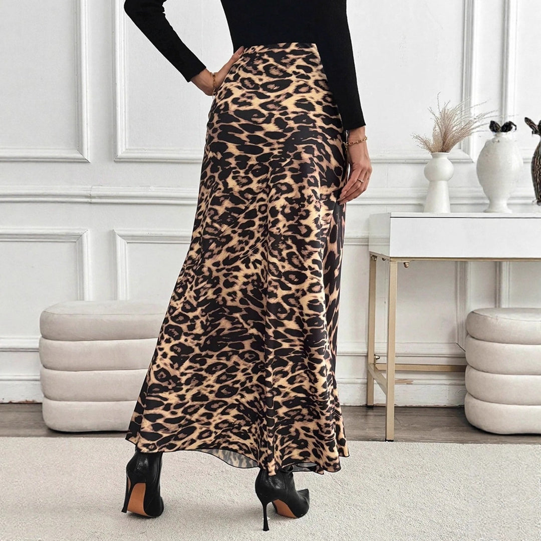 Damen maxiskirt with fashionable leopard pattern Mirla-Eva Jonsson
