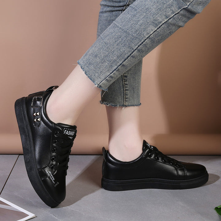 Damen mode sneakers med dekorativa nitar Mirla-Eva Jonsson