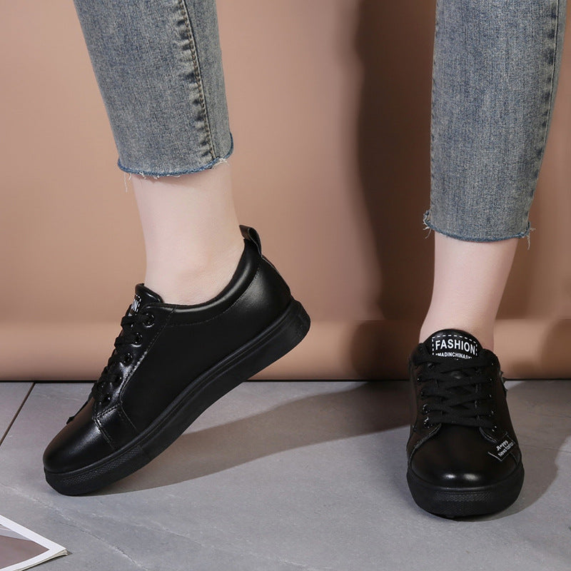 Damen mode sneakers med dekorativa nitar Mirla-Eva Jonsson
