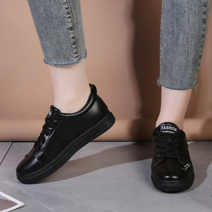 Damen mode sneakers med dekorativa nitar Mirla-Eva Jonsson