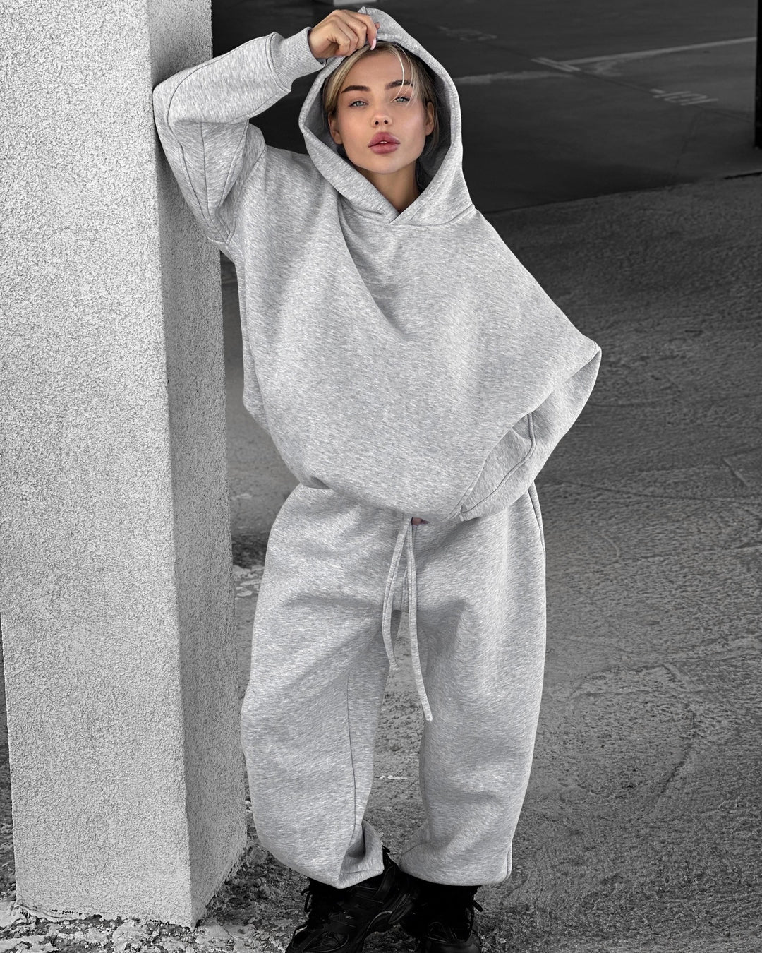 Damen moderiktigt oversize-hoodie-set med avslappnad passform och elastisk midja Mirla-Eva Jonsson