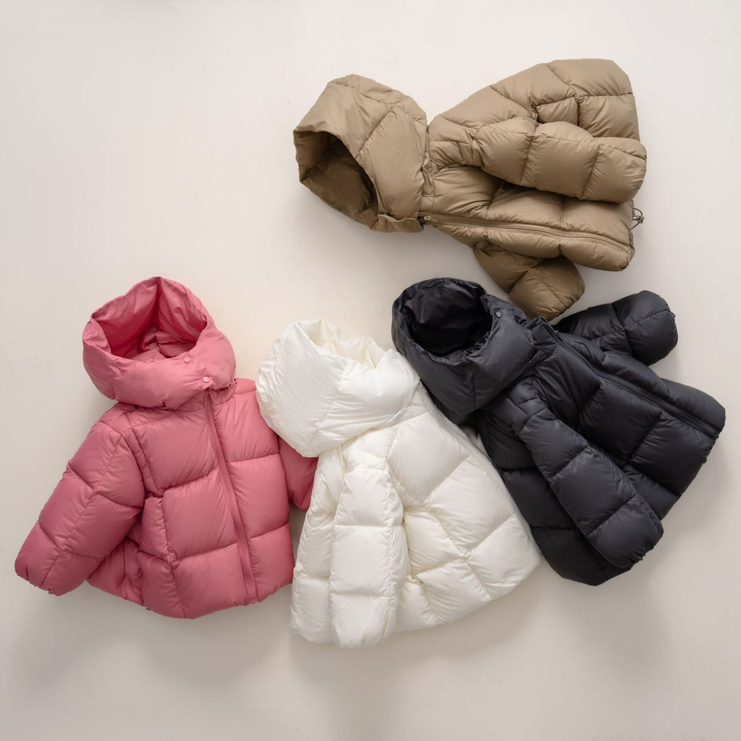 Damen moderne Daunenjacke mit abnehmbarer Kapuze und elastischen Bündchen Mirla-Eva Jonsson