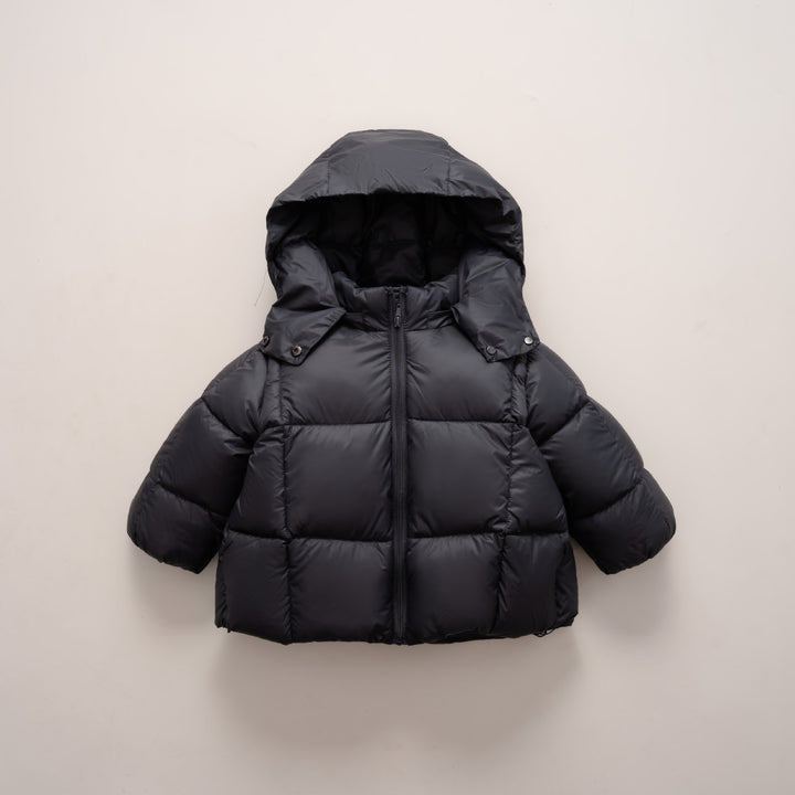 Damen moderne Daunenjacke mit abnehmbarer Kapuze und elastischen Bündchen Mirla-Eva Jonsson