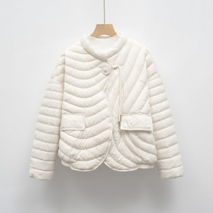 Damen modische Steppjacke mit asymmetrischem Schnitt und praktischen Taschen Eva Jonsson-Eva Jonsson