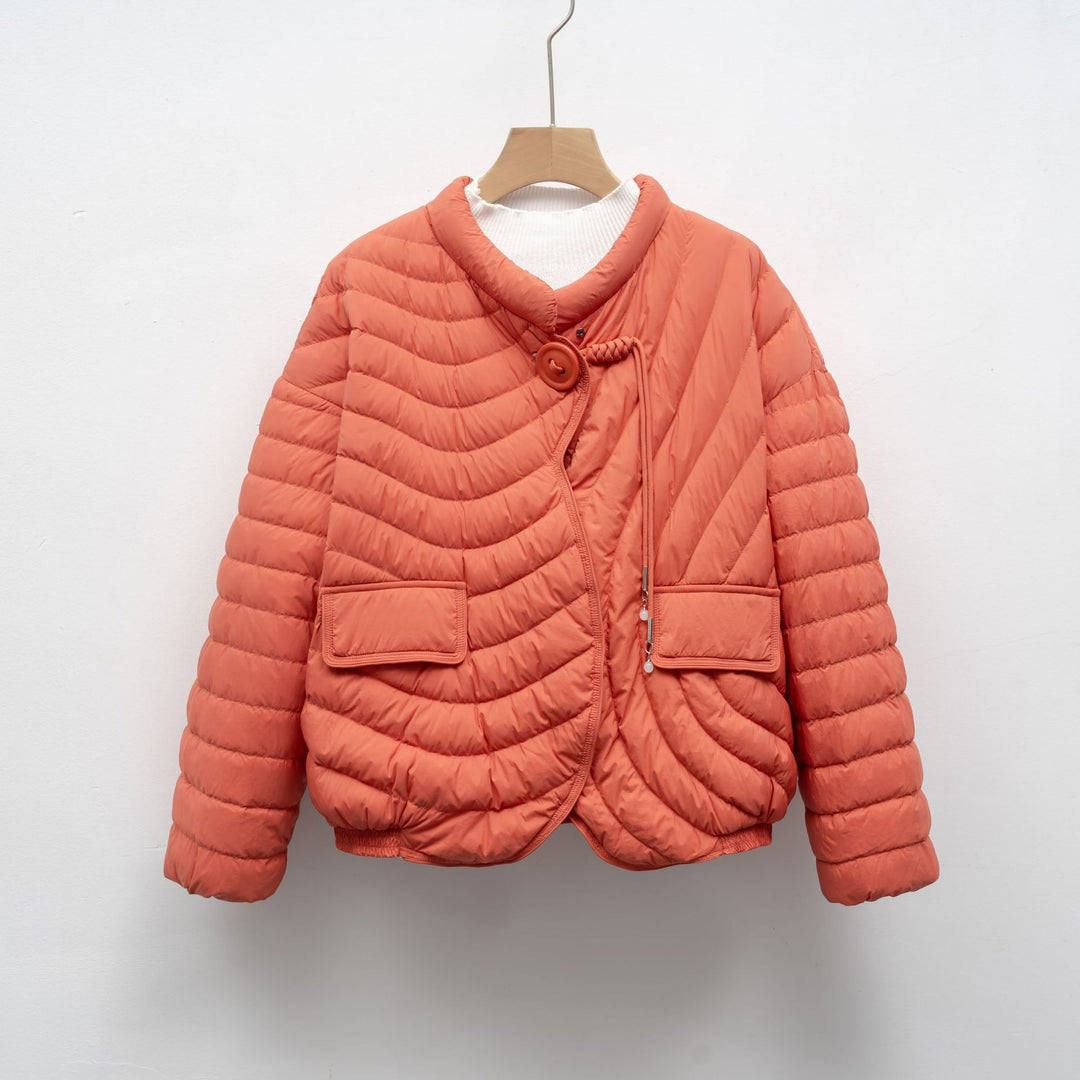 Damen modische Steppjacke mit asymmetrischem Schnitt und praktischen Taschen Eva Jonsson-Eva Jonsson