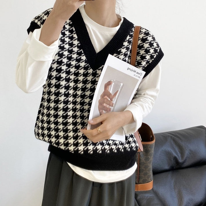 Damen modische Strickweste mit graphischem Hahnentrittmuster Mirla-Eva Jonsson