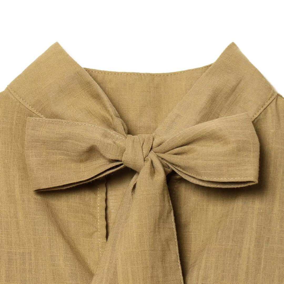 Damen modische blouse med asymmetrisk skärning och dekorativa veck Mirla-Eva Jonsson