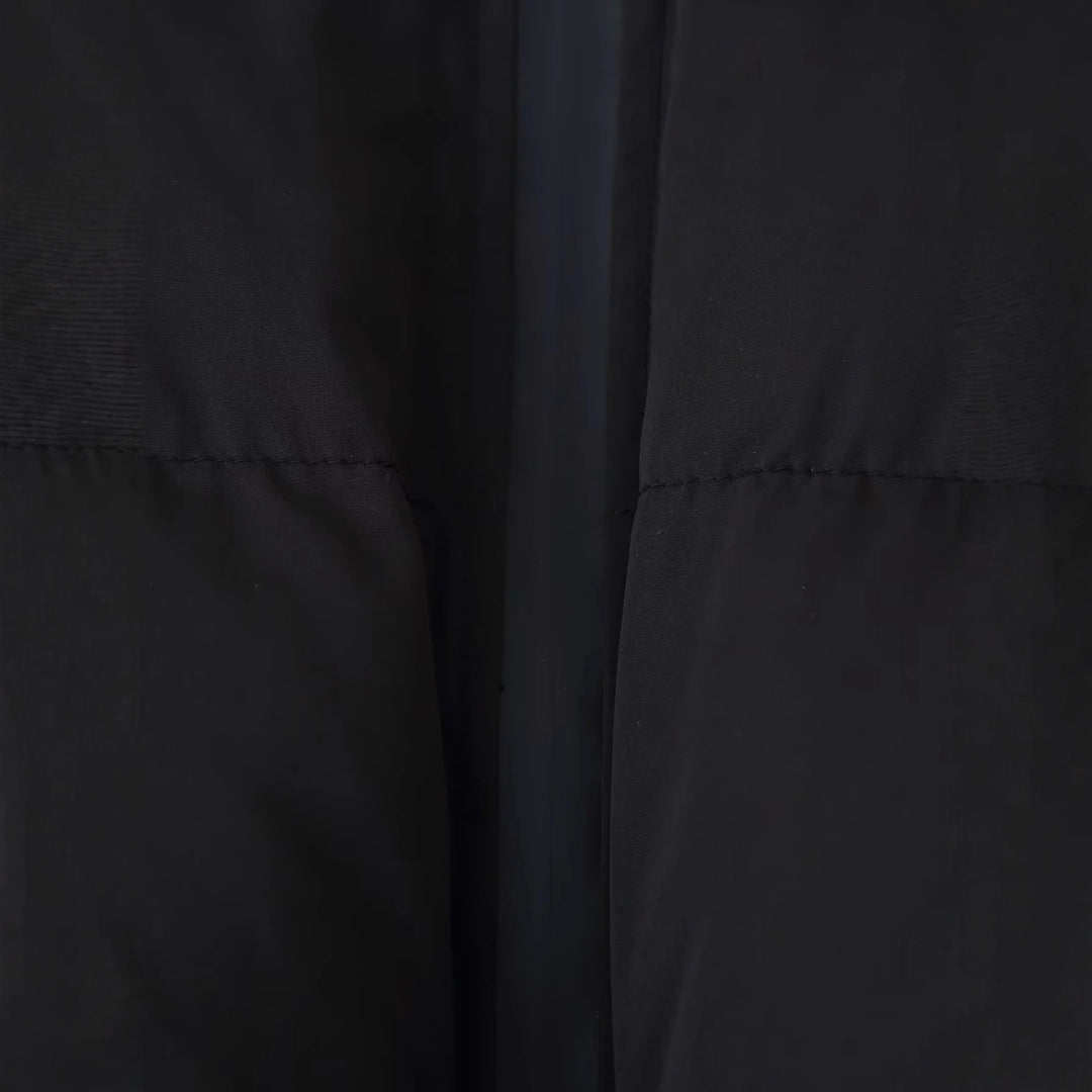 Damen modische cropped dunjacka med hög krage och praktiska fickor Mirla-Eva Jonsson
