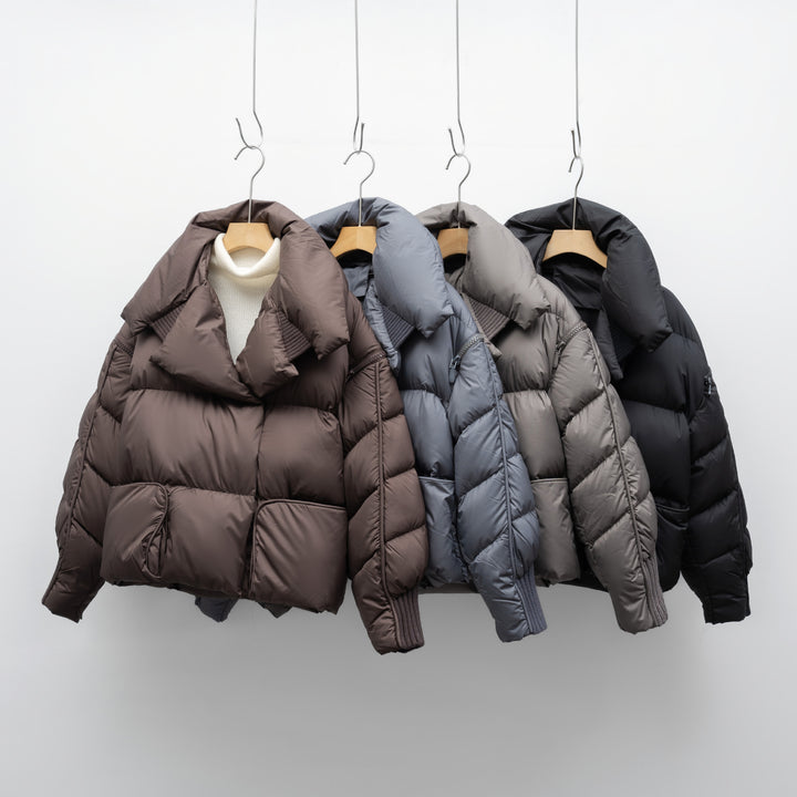 Damen modische verkürzte Steppjacke mit hoch geschlossenem Kragen und praktischen Taschen Mirla-Eva Jonsson