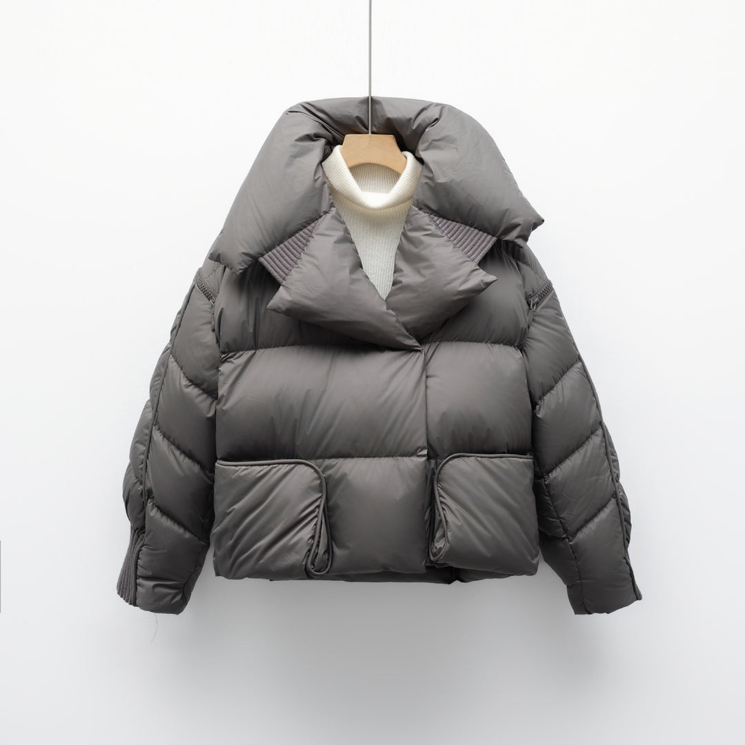 Damen modische verkürzte Steppjacke mit hoch geschlossenem Kragen und praktischen Taschen Mirla-Eva Jonsson
