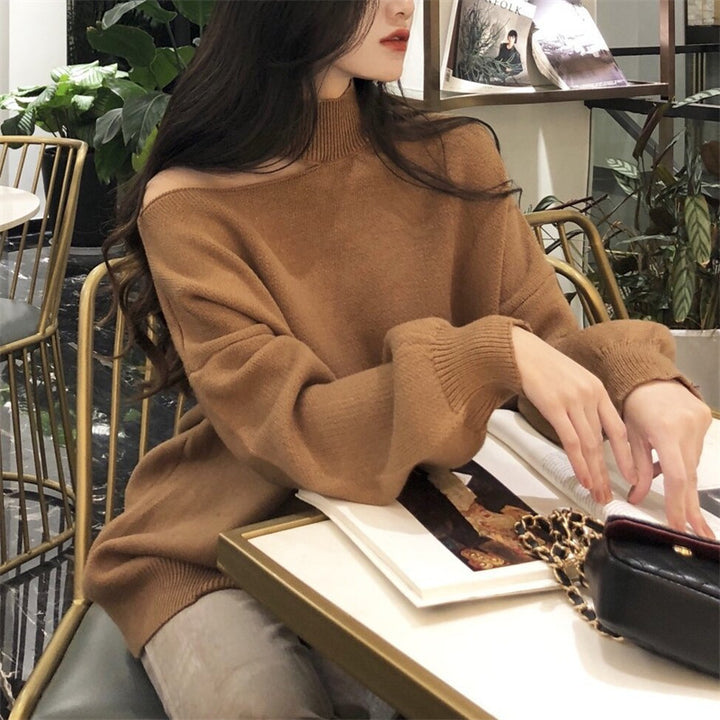 Damen modischer Oversized-Pullover mit schulterfreier Schnittführung und Rollkragen Mirla-Eva Jonsson