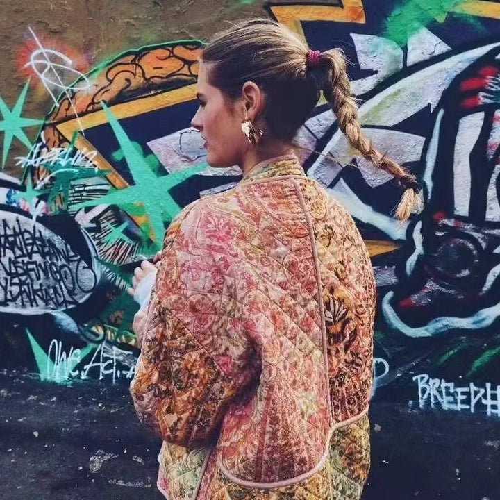 Damen quiltad jacka med unik blommig design Mirla-Eva Jonsson