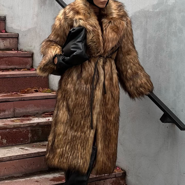 Damen retro-inspirerad konstpälsrock Mirla-Eva Jonsson
