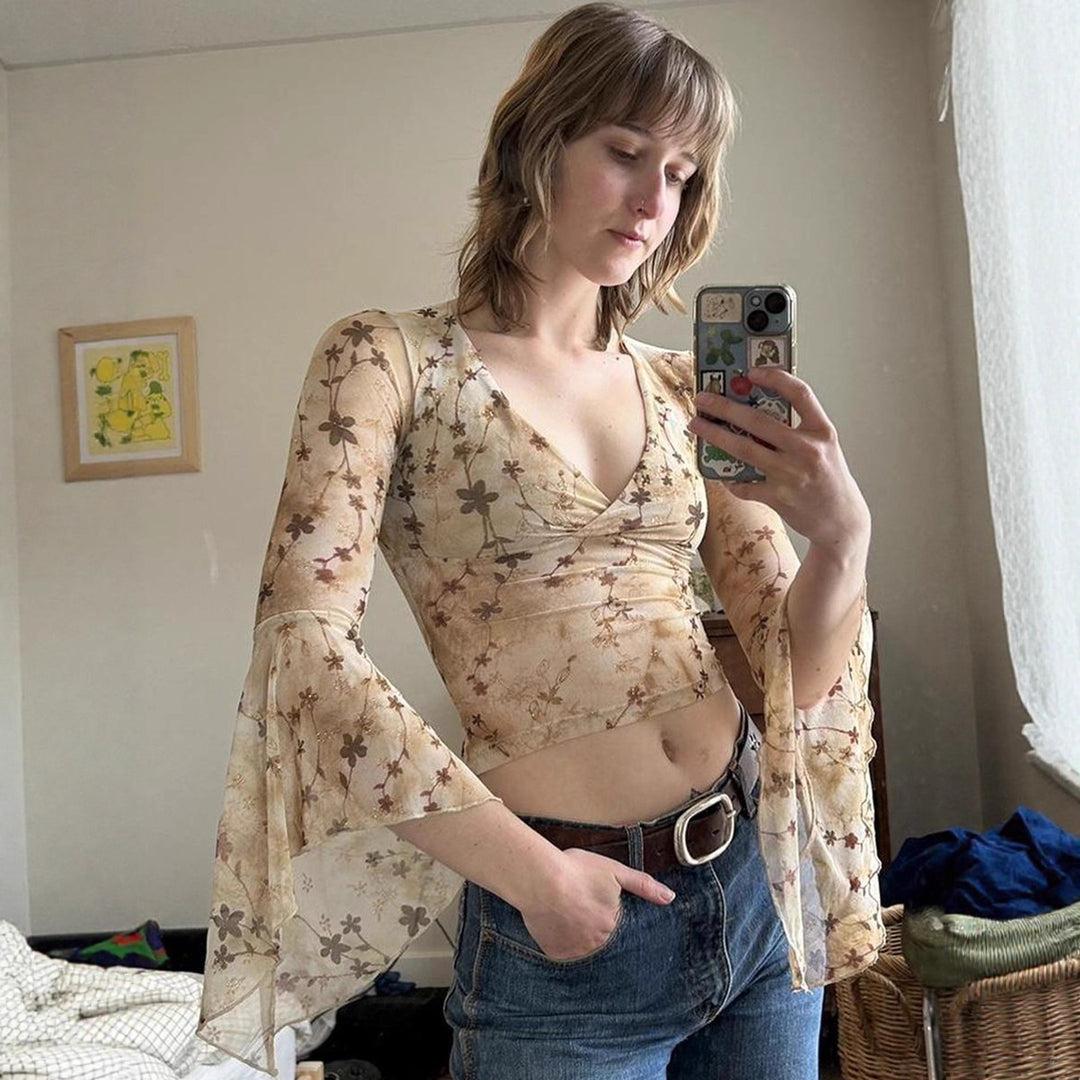 Damen spetsblus med volangdetaljer Mirla-Eva Jonsson