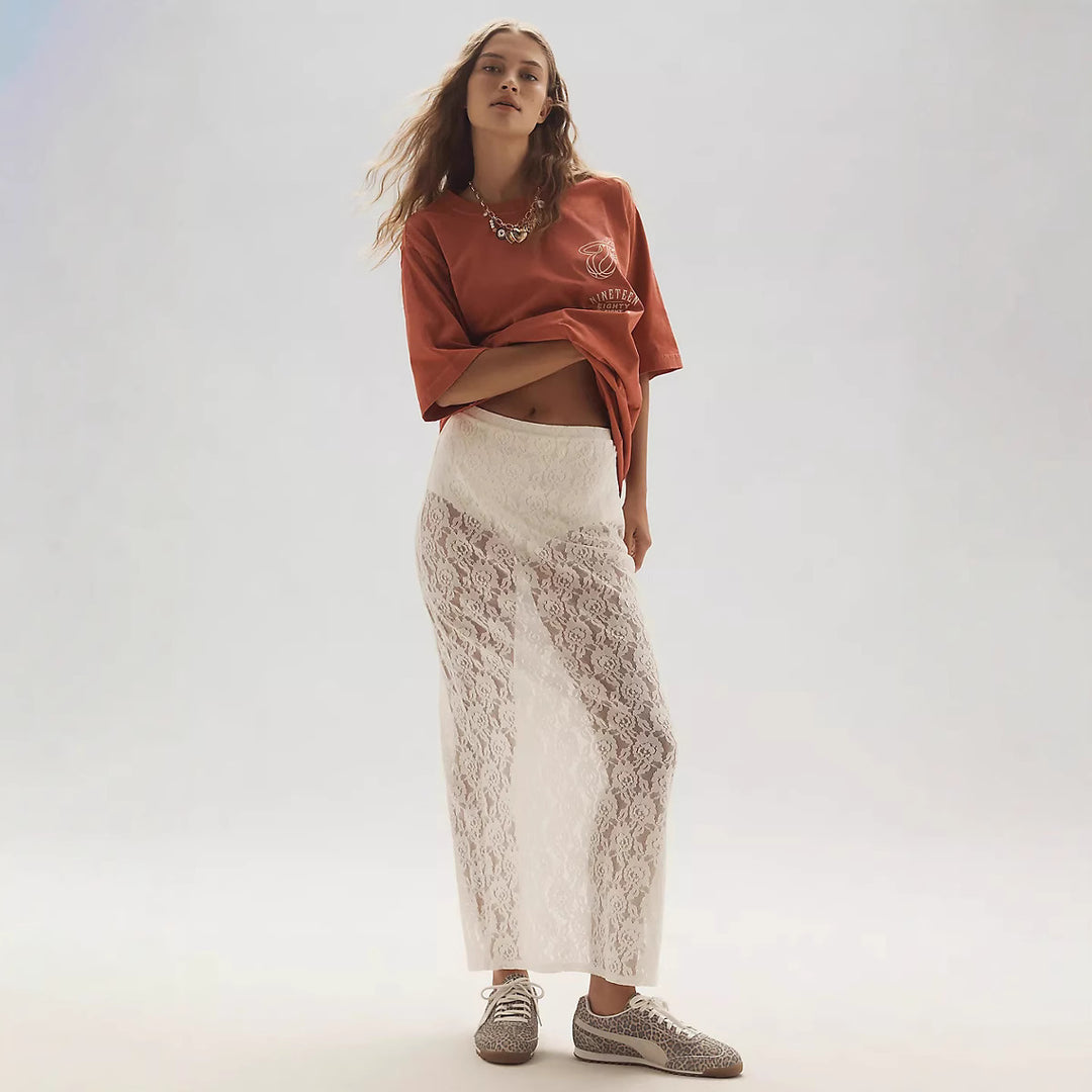 Damen spetskjol i lång, elegant design med hög slits Mirla-Eva Jonsson