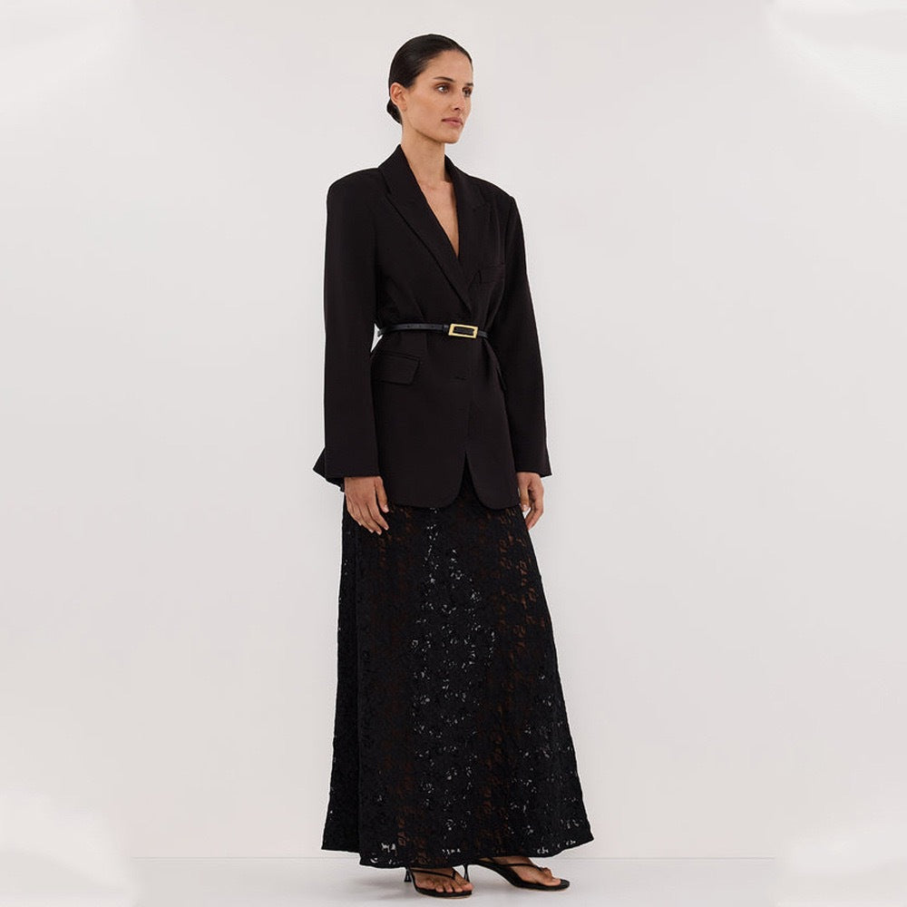 Damen spetsmaxikjol med elegant figursydd snitt och högkvalitativt material Mirla-Eva Jonsson