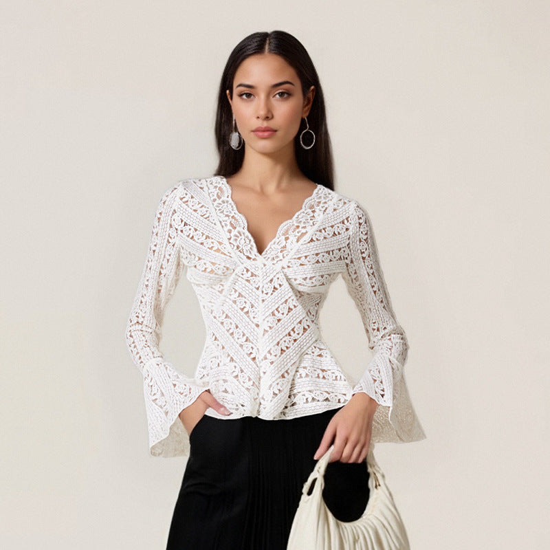 Damen spitzen shirt med utställda ärmar och figursydd design Mirla-Eva Jonsson