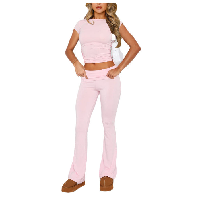 Damen sportliches Set mit figurbetontem Oberteil und ausgestellten Hosen Mirla-Eva Jonsson