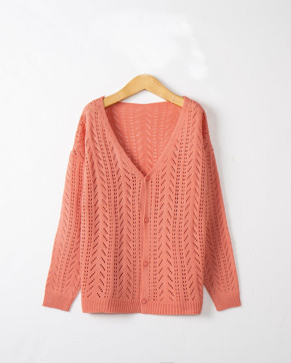 Damen stickad cardigan med luftig hålmönstring och V-ringning Mirla-Eva Jonsson