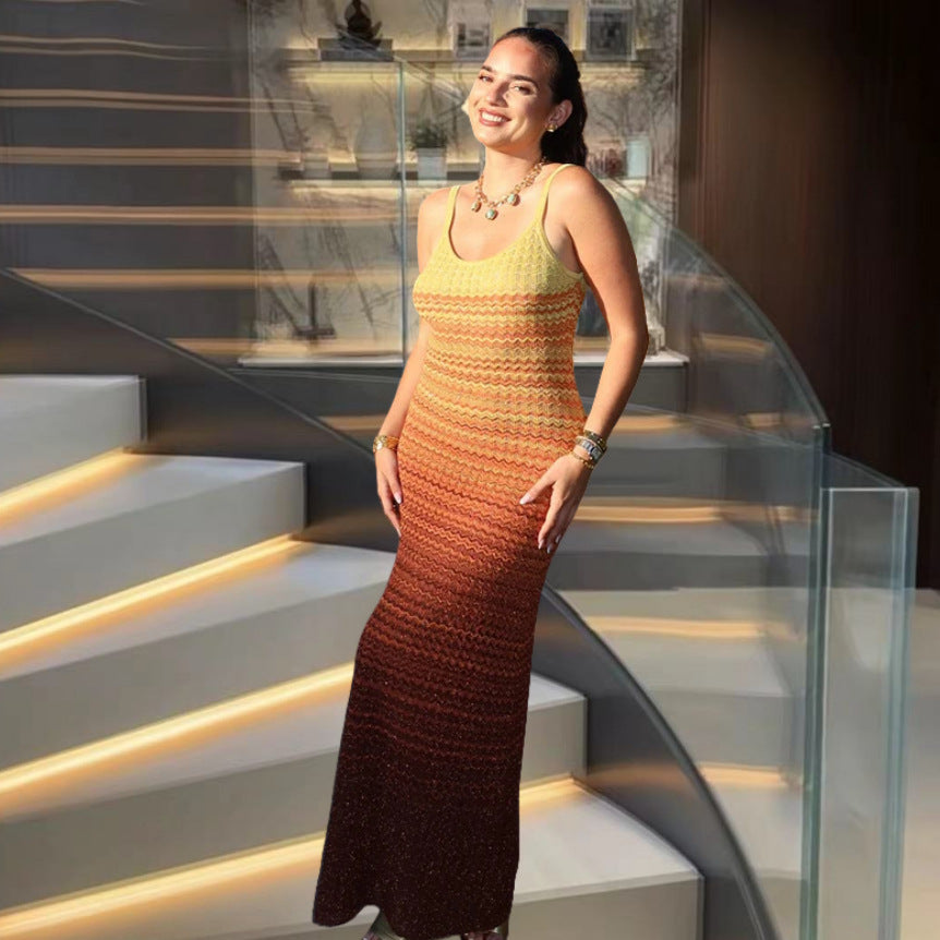 Damen stickad maxiklänning med sidoslits och elegant mönster Mirla-Eva Jonsson