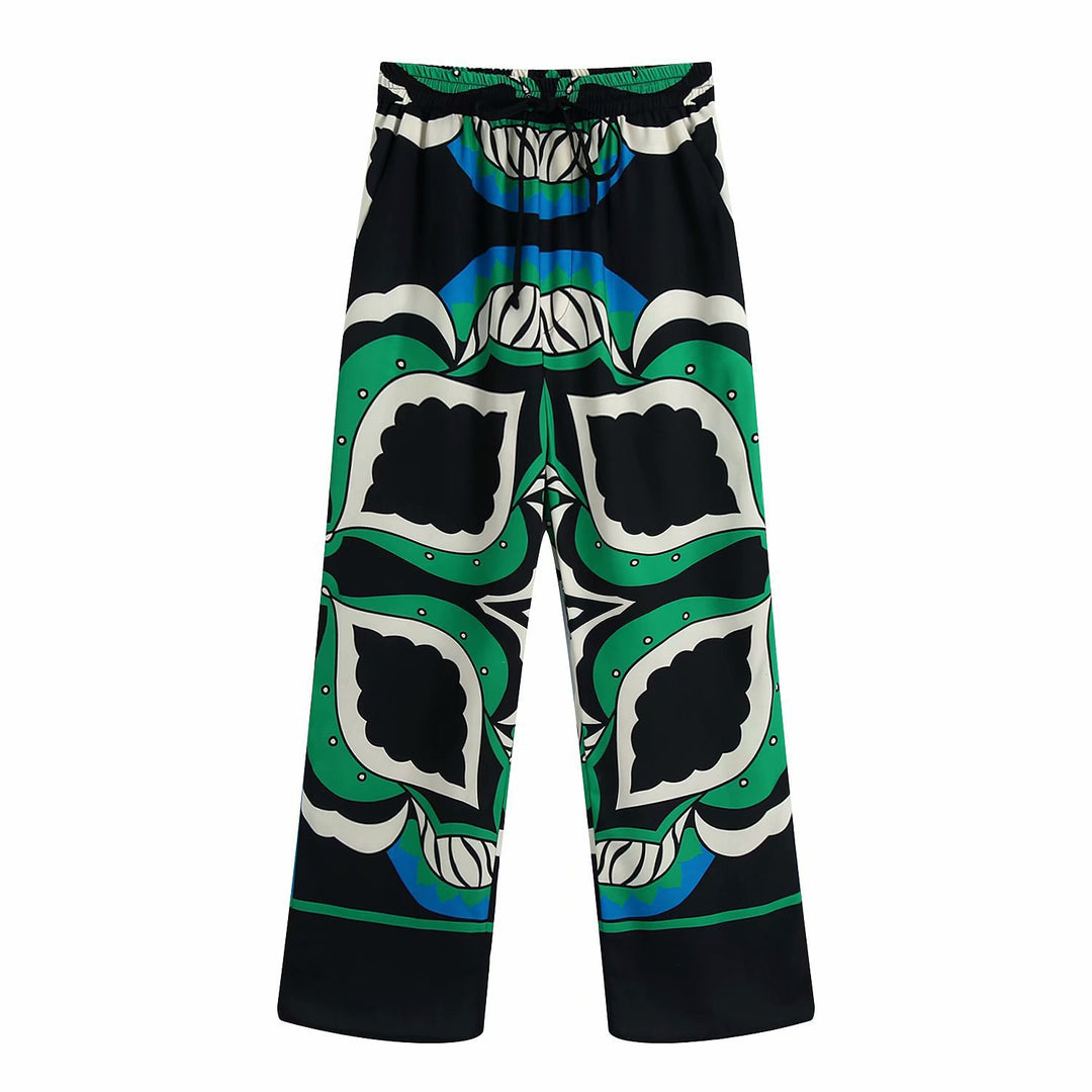 Damen stiliga shorts med kreativt bladmönster Mirla-Eva Jonsson