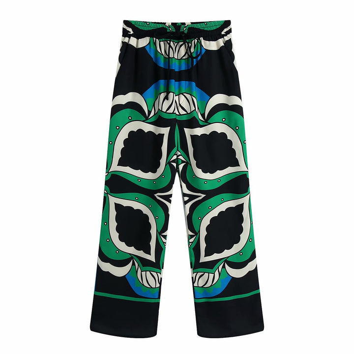 Damen stiliga shorts med kreativt bladmönster Mirla-Eva Jonsson