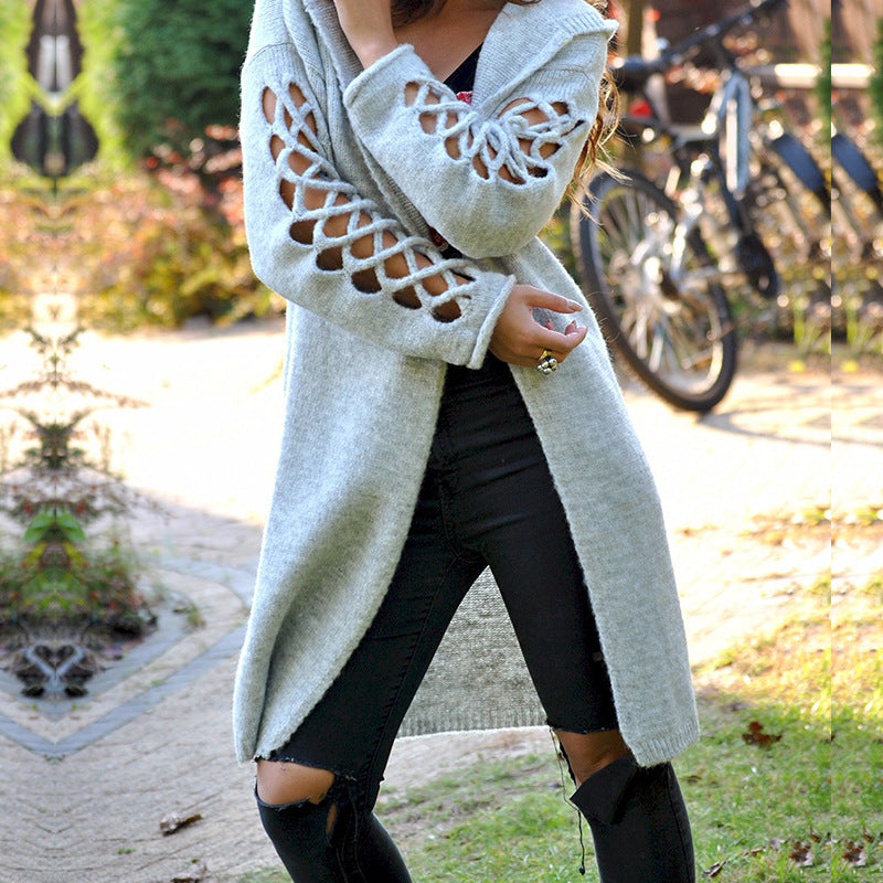 Damen stylische Strickjacke mit floralem Muster und offenen Ärmeln Mirla-Eva Jonsson