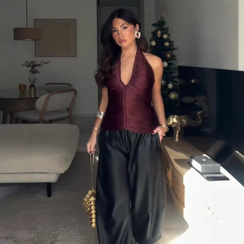 Damen stylish halter top with deep V-neck and ruffle details Mirla-Eva Jonsson