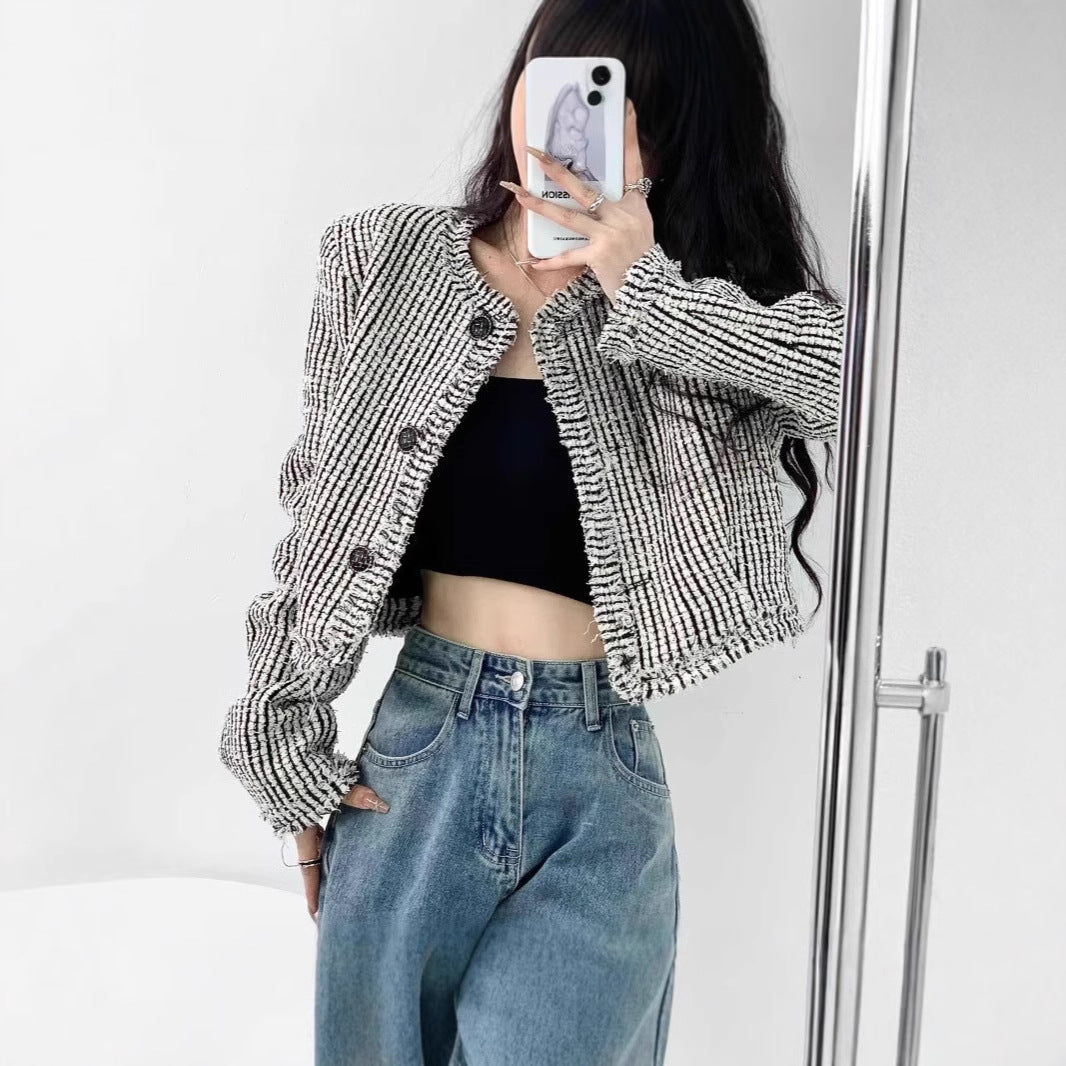 Damen trendige Bouclé-Jacke mit dekorativen Knöpfen und lässigem Schnitt Mirla-Eva Jonsson
